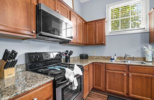 Dumaine Cozy Home - 3 bed close to QTR - Photo 16