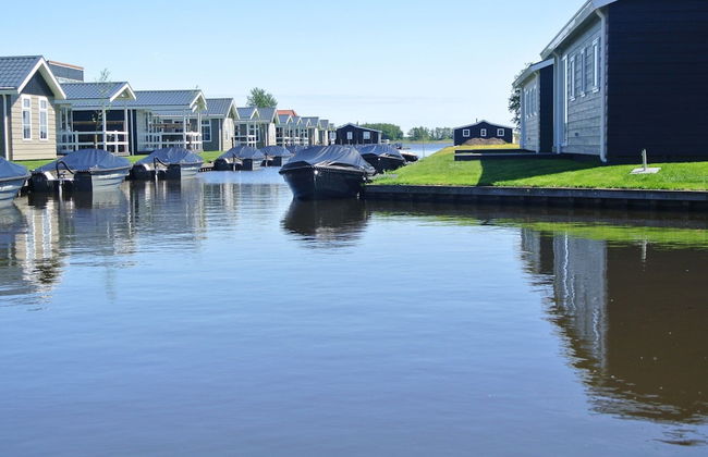Lakeside Cottage With Boat - Photo 31
