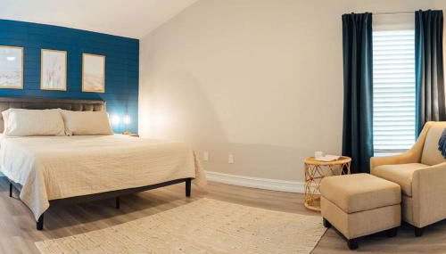 Sovanita House Naples, FL - Photo 3