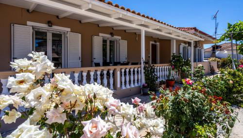 Villa Kotetsi - Foto 5, Garden, Garden view