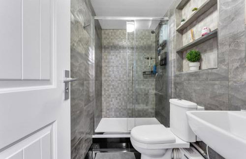 London Cosy 2 Bedroom Modern Suite Central, Excel, Stratford Wanstead Sleeps 4 - Foto 8