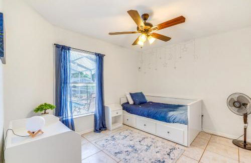 Relax Poolside Spring Hill Family Home with Yard! - Foto 27