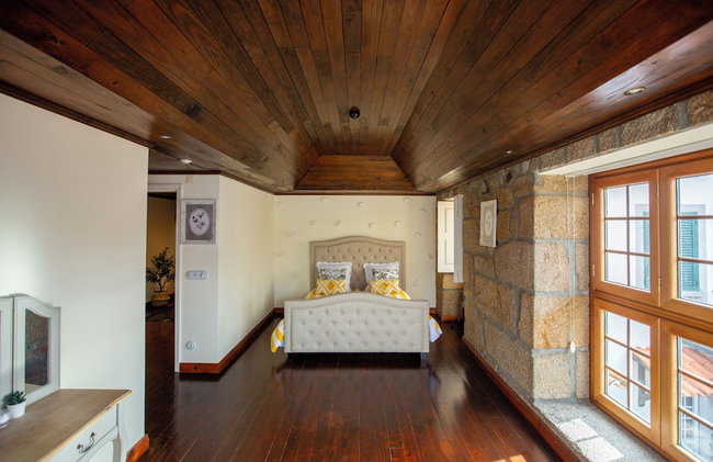 Casa dos Livros - Guest House - Photo 99