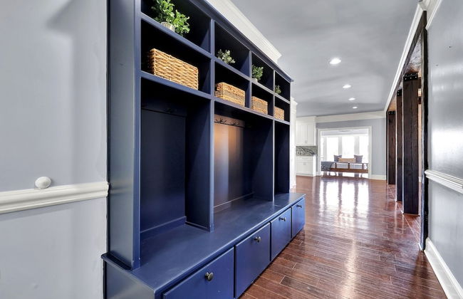 7BR Lakefront Haven Pool Hot Tub Gated 4acres - Foto 25