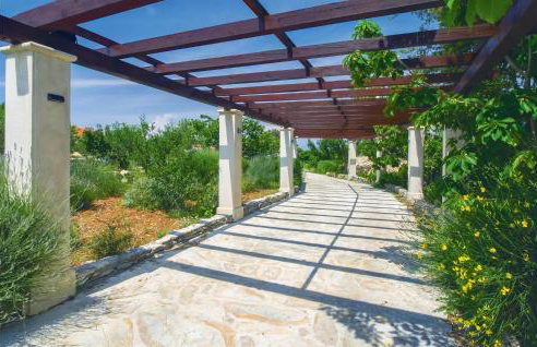 Five-Bedroom Holiday Home In Donji Humag - Photo 12