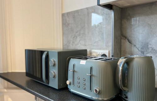 Charming Apartment in West Ealing, 12 Mins to Central London by Train, Free Parking, 8-Min Walk to Station - Foto 33