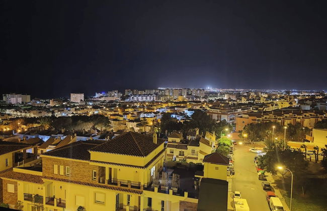 Charming Three Bedrooms Apartment With Seaview - Photo 11