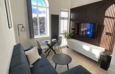 The Hughenden Home - Spacious 2BR Duplex with 2 Bathrooms & Free Secure Underground Parking in Central High Wycombe HP13, Sleeps 7 - Foto 5