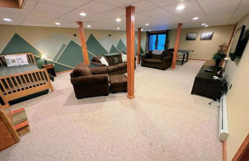 FC17 Stylishly renovated Forest Cottage walk to ski trails wifi cable ping pong AC - Foto 15