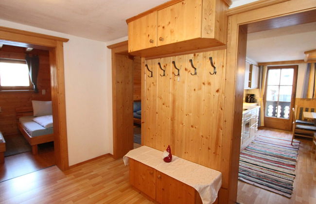 Spacious Holiday Home Near Ski Area in Kaltenbach - Foto 7