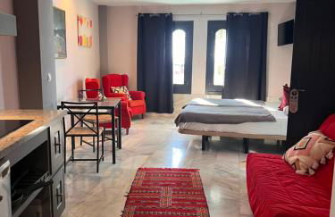 Estudio Amplio con Vistas Parciales al Mar - Foto 6