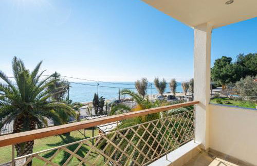 Vitamin Sea Beachfront Villa, Sithonia #FeelsLikeHome - Photo 26