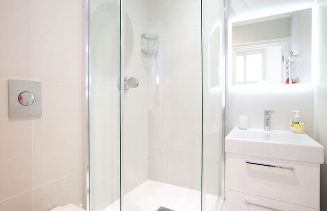 JOIVY English Retro 2BR Apt Near Battersea Park - Photo 22