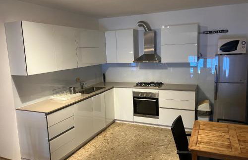 3 Bedroom Beach House with private sea access - Photo 17