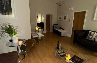 NEWLY REFURBISHED NOV 2025 Chic City Stay In Jesmond Apartment - Photo 3