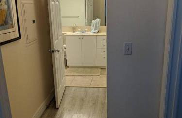 Luxurious, family-friendly 3BR condo on the water - Foto 23