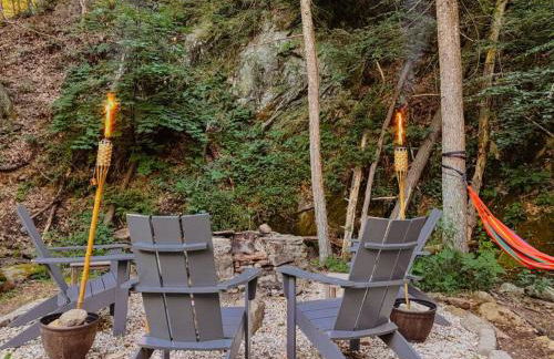 Creek Side Cabin with Wood Fired Hot Tub and Fire Pit - Foto 13
