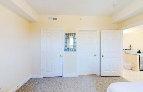 14th-floor oceanfront condo with ocean view pool & hot tub access WiFi & W&D - Foto 21