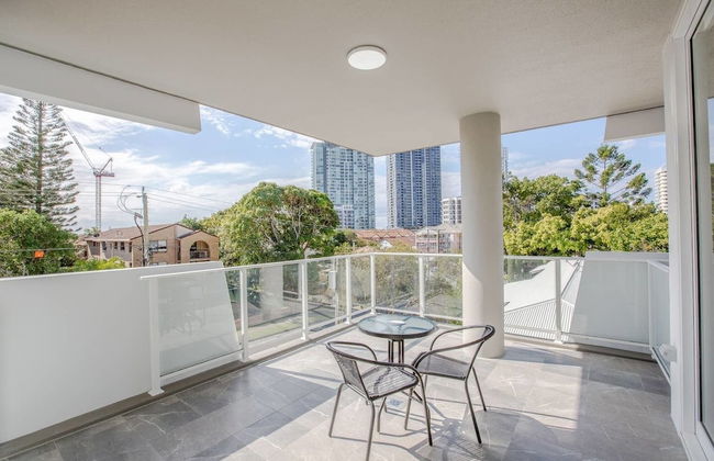 Wow Southport Apartment Near Light Rail Station - Photo 17