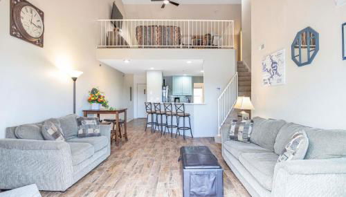 Amazing Views from Balcony, Loft & Gated Pool - Foto 2