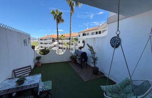 Apartamento en Mijas con Terraza, capacidad para 5 personas con piscina de temporada - Foto 8