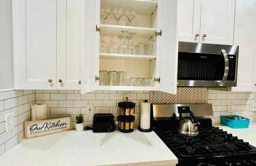 City Oasis Near NRG Stadium, Med Center & Downtown! - Photo 6