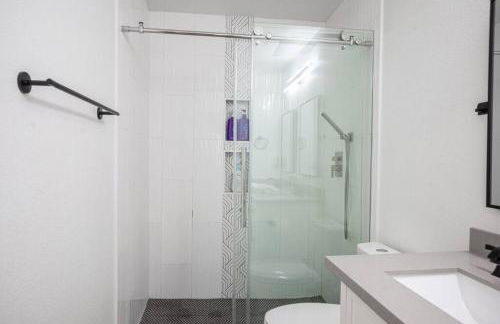 Peaceful Oasis Near Strip & Airport Pool Spa - Foto 55