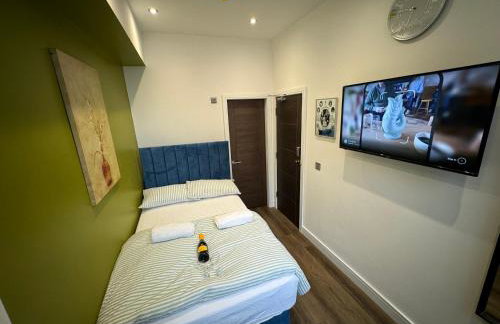 Southgate Luxury Apartments-Jaquzzi Bath-Private Parking- suitable for contractors - Foto 10