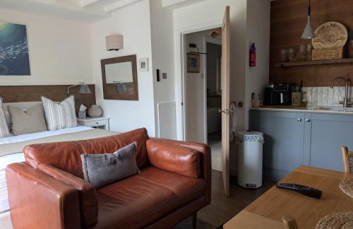 Saltwater Lodge - Air Con 75yrd to the sea - EV point free - Photo 56