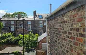 St Pauls Terrace - 2 bed house nr Train Station - Photo 21
