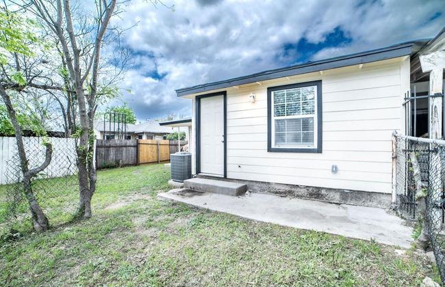 Fascinating 2BR 1BA Near Festive DT and Riverwalk - Foto 14