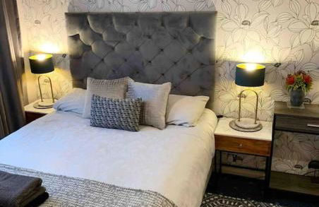 The Lake House, Woking - Photo 7