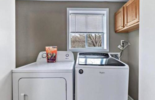 Travis' Place - Convenient and Affordable Location - Foto 24