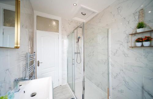 Open Mind Property - Hot Tub, 8 Guests & Free Parking - Foto 20