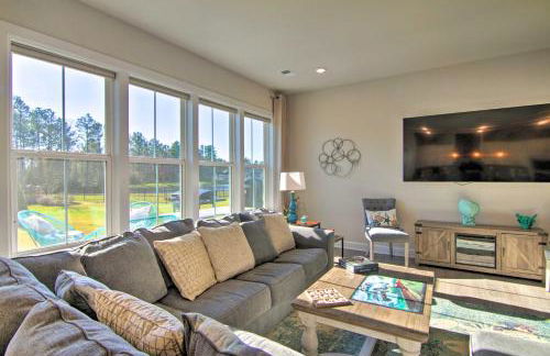 Modern Lewes Home with Deck, Grill and Pond View! - Foto 6