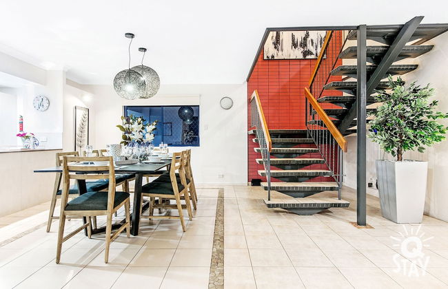 Sardinia 7 Bedroom Waterfront House - Q Stay - Foto 12