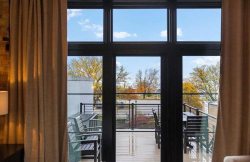 Luxury TC Loft: Historic Condo! - Foto 40