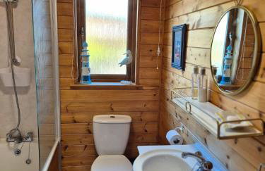 3-Bed Ocean View Lodge - Parking & Terrace - Photo 35