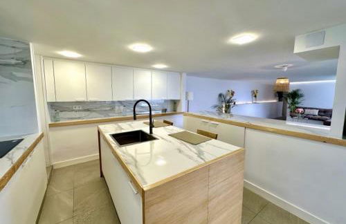 Countryside Elegant 4-Bedroom Suite, Pool & Garden - Foto 15