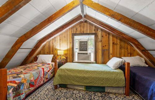 Knotty By Nature- Pet Friendly, Firepit, 150 Acres - Foto 22