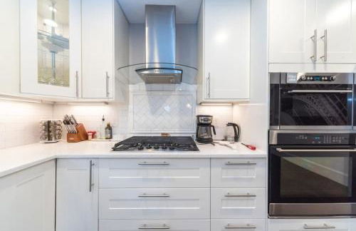 Ultra-Luxurious Home near Boston (Pet-Friendly) - Foto 10