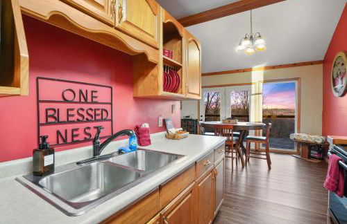 Hot tub, fireplace, fire pit, pool table, grill, EV, pets, HOA lake - Photo 20