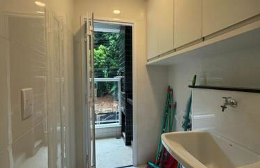 Apartamento novo a 350 m da praia das Toninhas em Ubatuba - 2 dormitórios sendo 1 suite, piscina, varanda gourmet com churrasqueira, ar condicionado, cozinha completa, garagem privativa - Foto 5