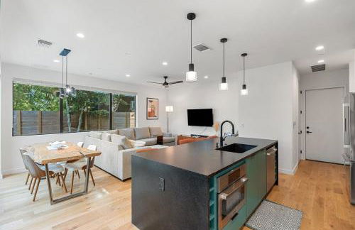 Modern Luxury in the Heart of Austin 3BR 3BA with Huge Balcony - Foto 32