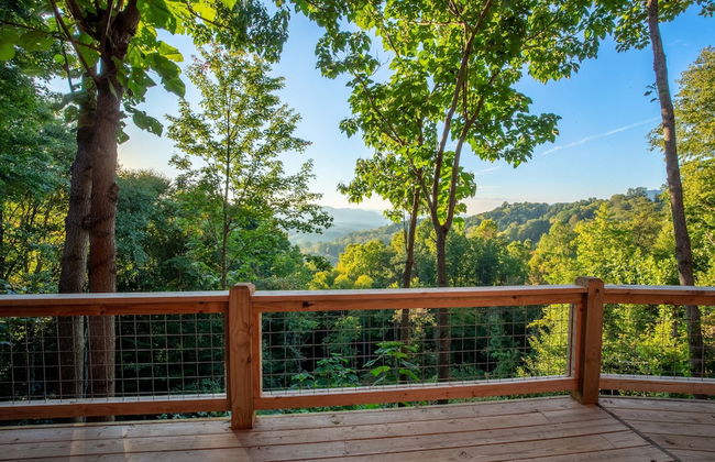 Stunning 2BR Cabin with Mountain Views - Foto 15