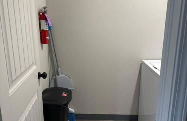 Brand New! Charming and Cozy Too - Foto 2