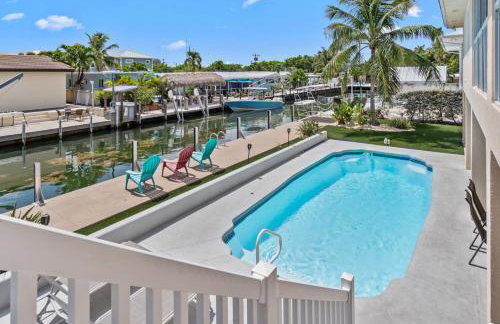 NEW!Paradise PalmsDockPoolKayaks GrillView! - Foto 45