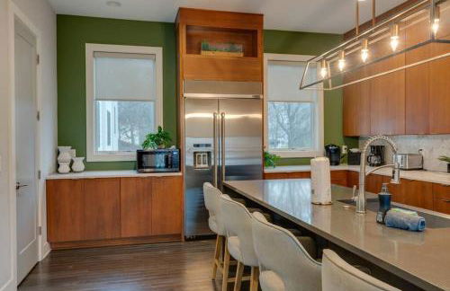 Luxury Townhome! Rooftop-Game Room! Near Broadway! - Foto 17