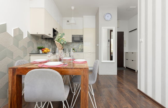 Bright Warsaw Apartment by Renters - Photo 15