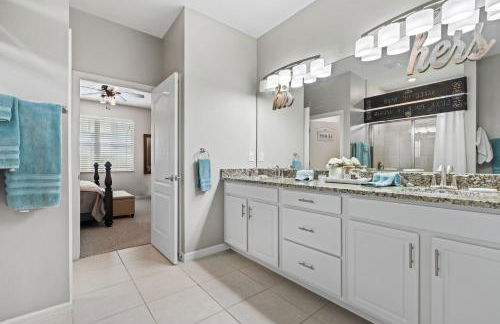 Beautiful Cape Coral Oasis! King Bed, BBQ, Heated Pool, PVT Yard & Much More! - Foto 36